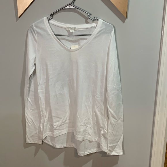 Forever 21 basic essentials white long sleeved shirt, size medium - Picture 1 of 4